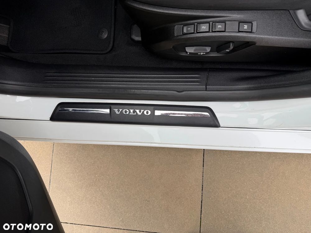 Volvo V40 D4 Drive-E Inscription - 24