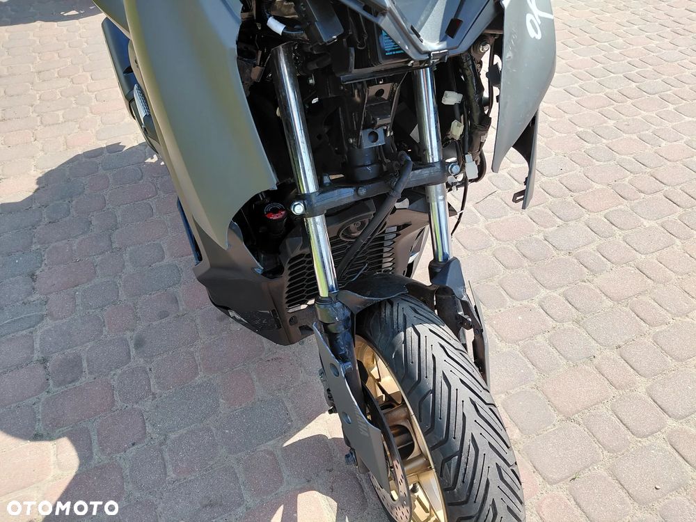 Yamaha X-max - 9