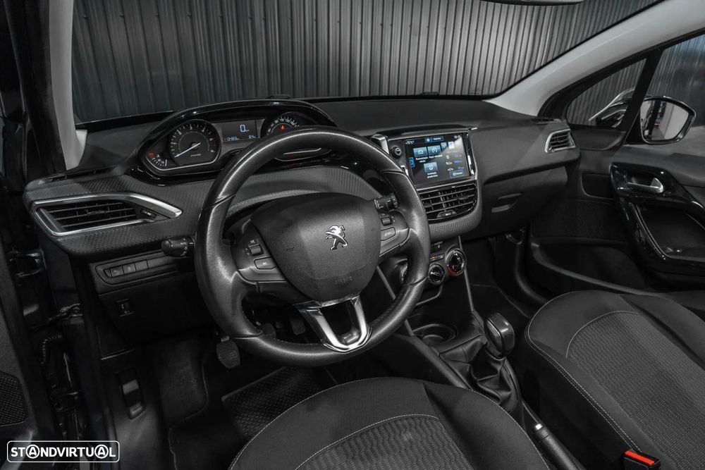 Peugeot 208 - 19