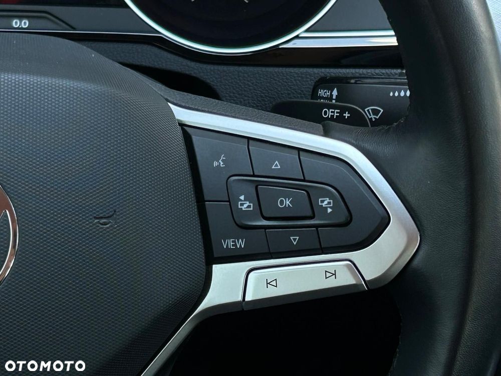 Volkswagen Passat Variant 2.0 TSI Business DSG - 23