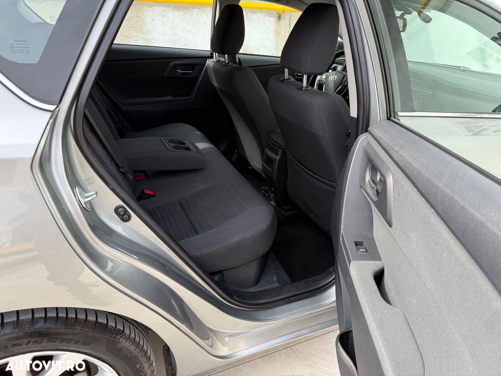 Toyota Auris 1.8 L VVT-i Sol+ - 7