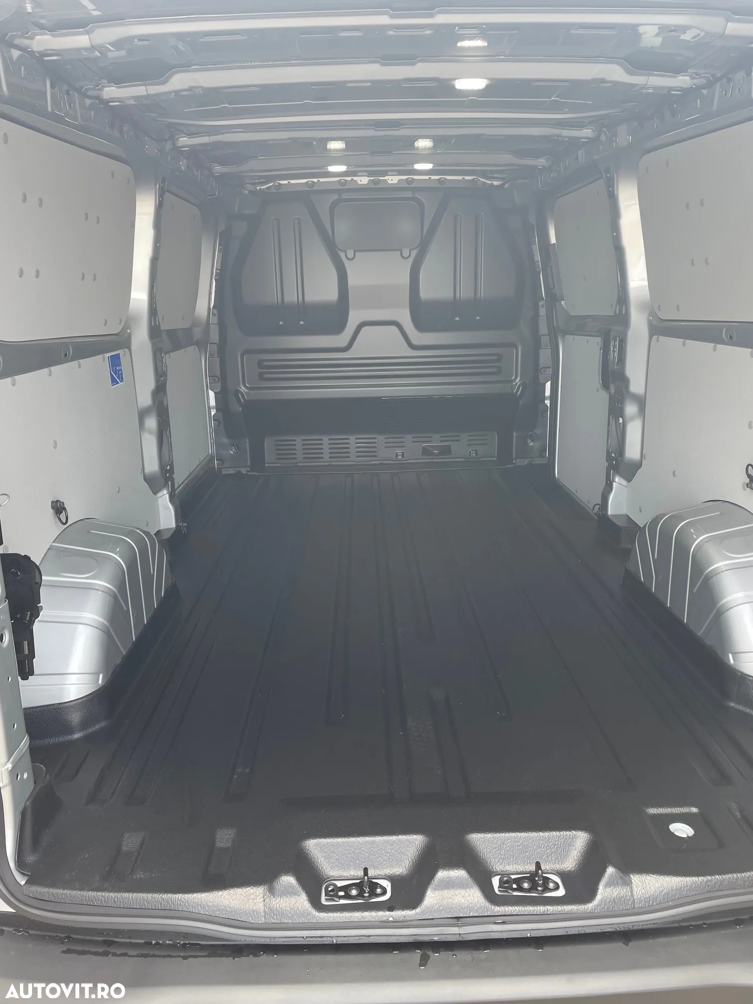 Ford Transit Custom - 11