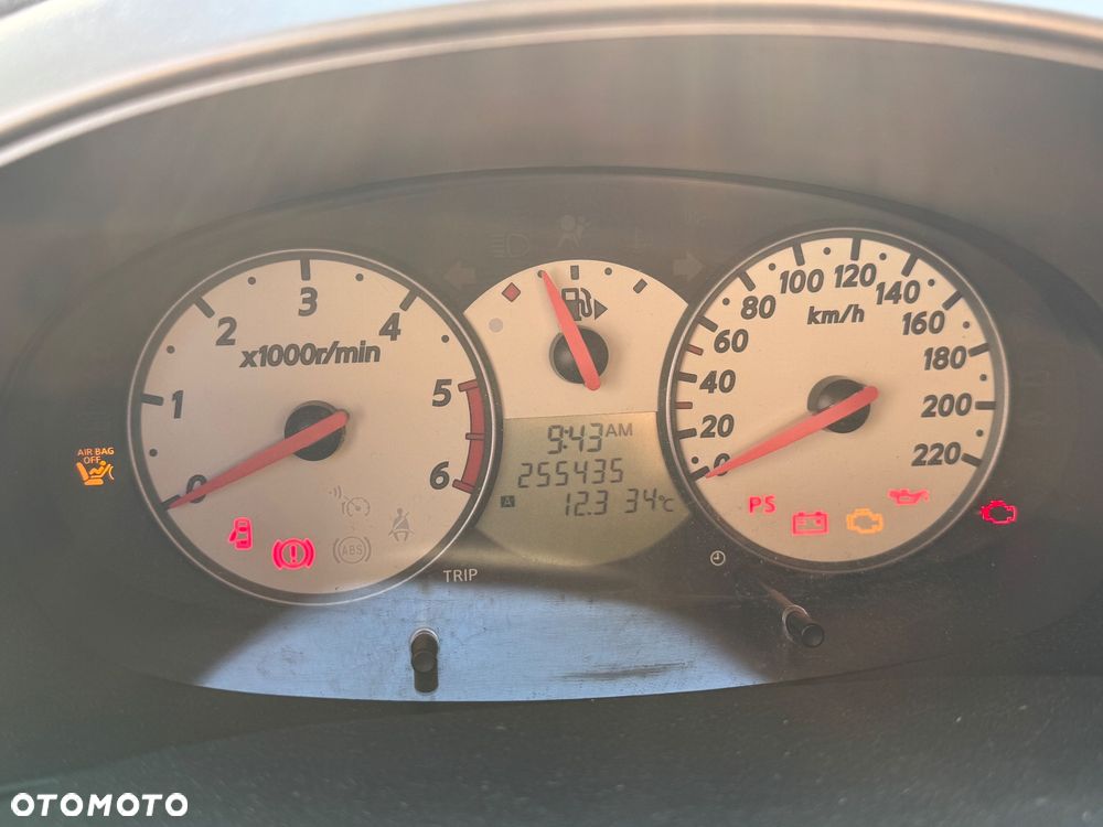 Nissan Micra 1.5 dCi Tekna - 10