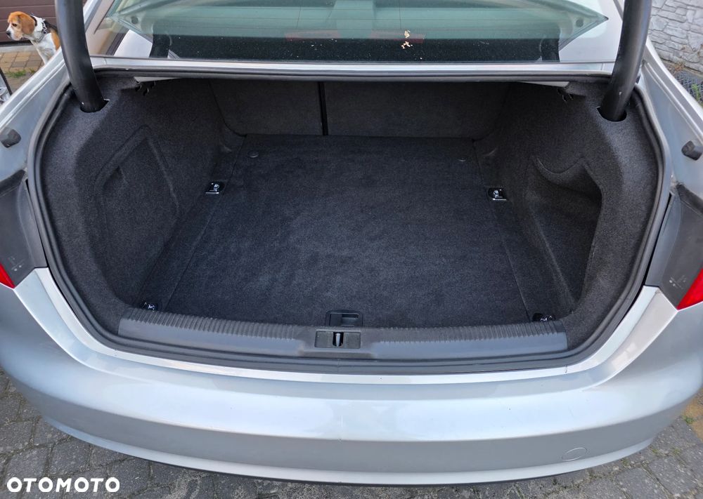 Audi A4 Limousine - 28