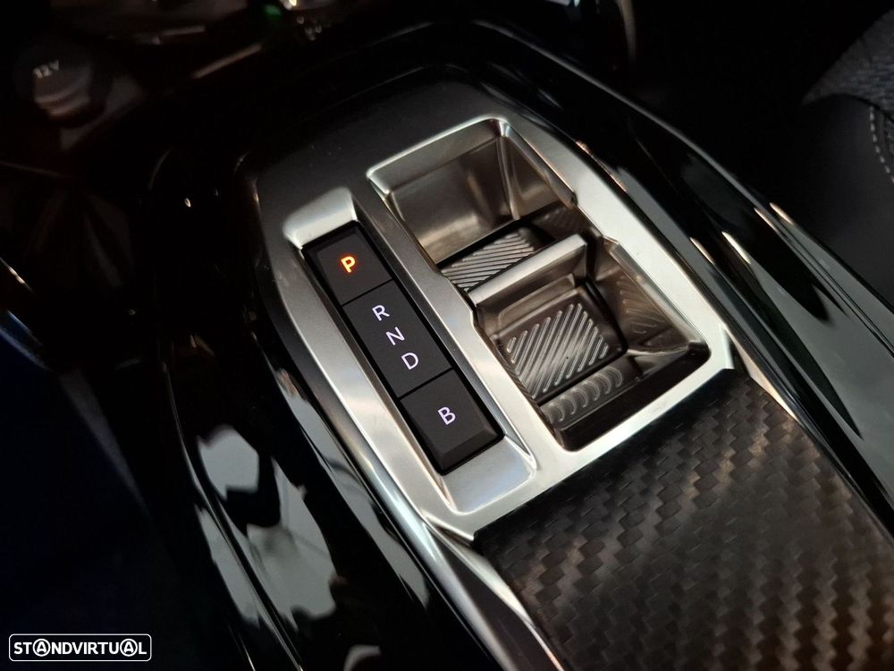Peugeot e-2008 54 kWh Allure - 9