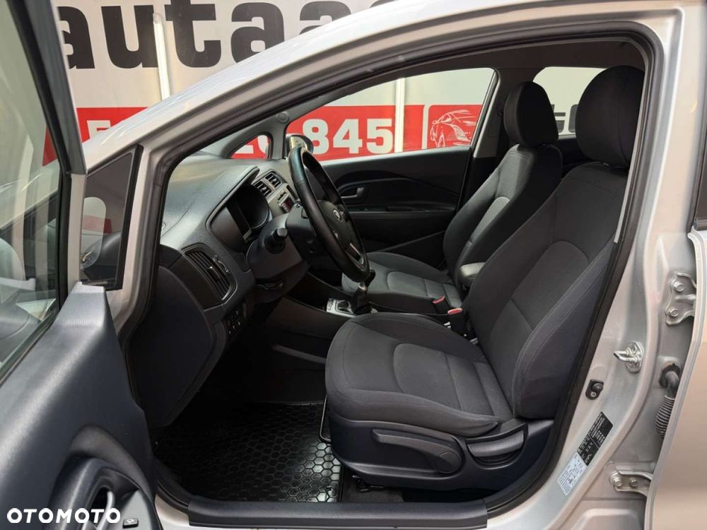 Kia Rio - 23