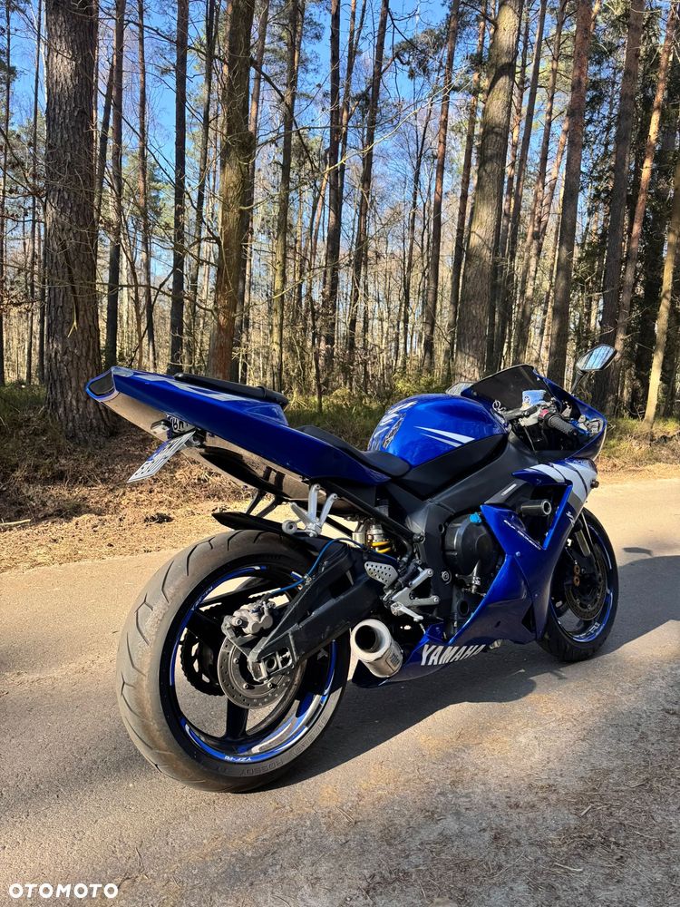 Yamaha R1 - 5