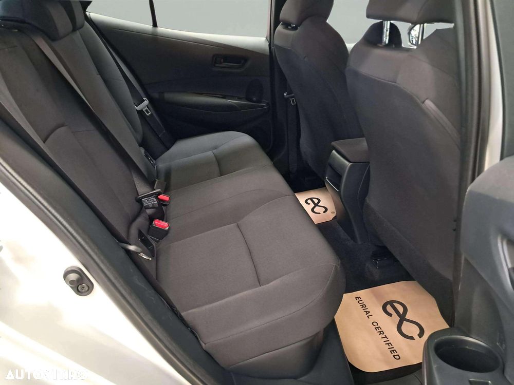 Toyota Corolla 1.8 HSD Business - 11