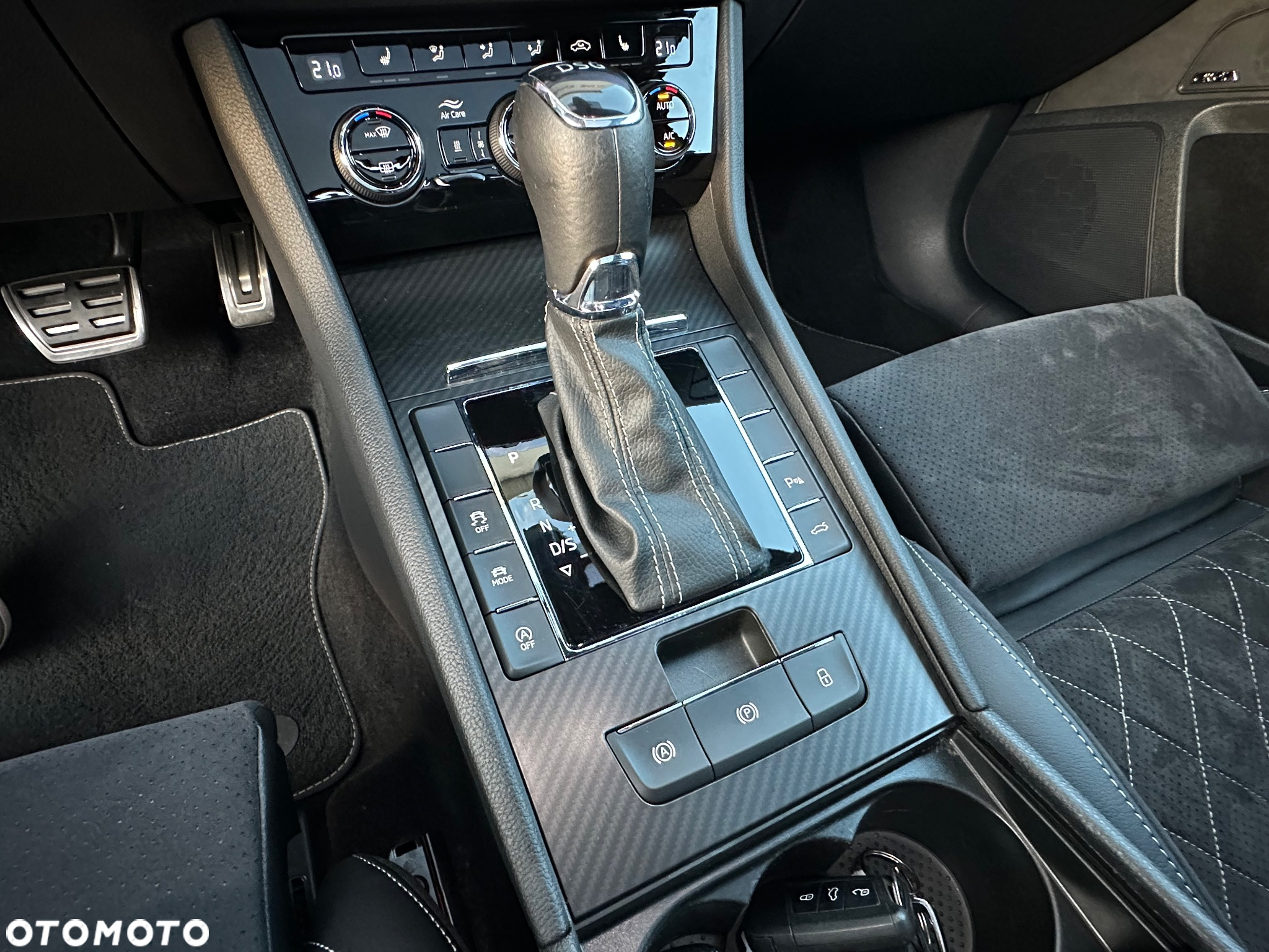 Skoda Superb 2.0 TDI DSG Sportline - 30