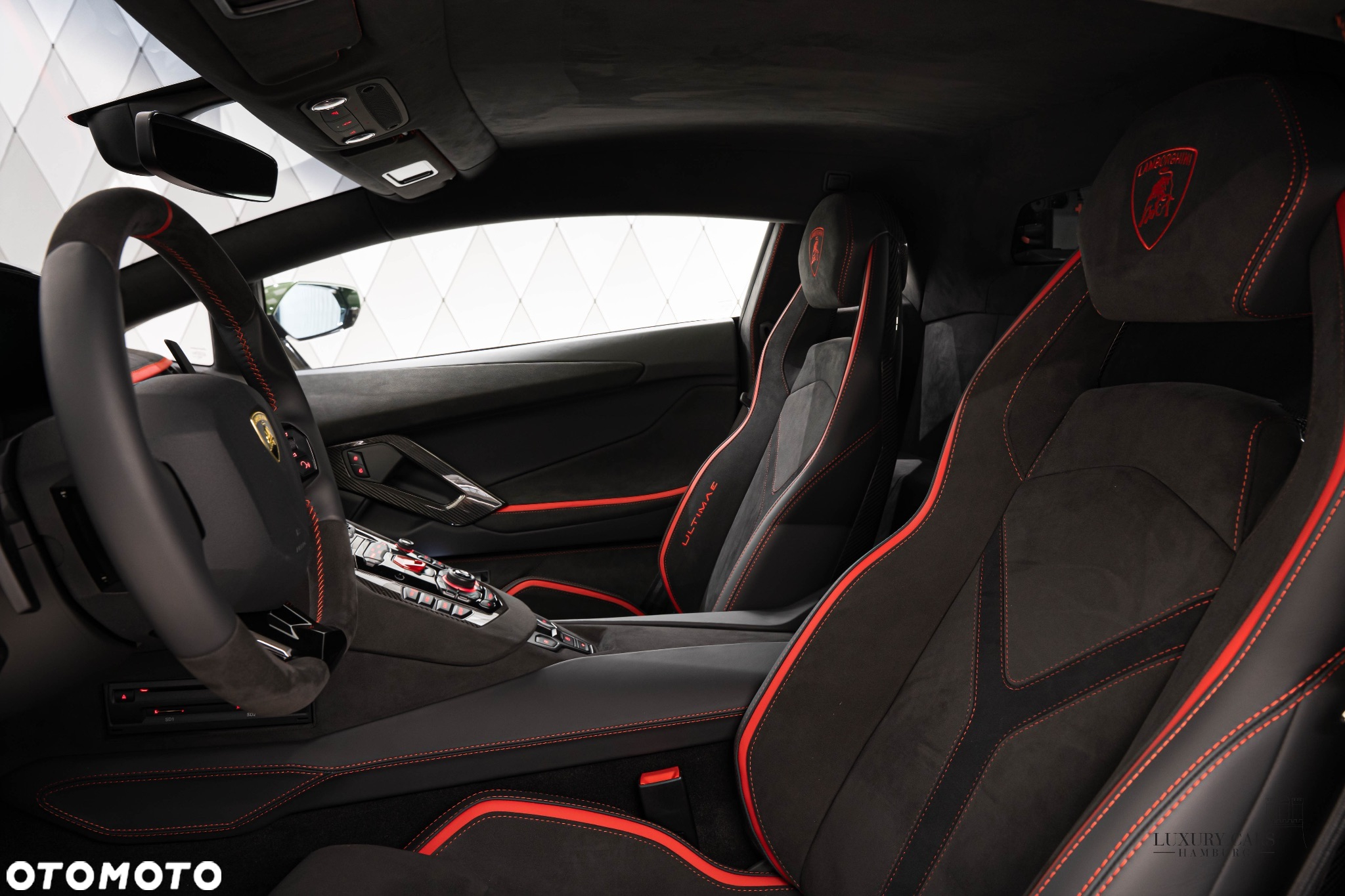 Lamborghini Aventador - 14