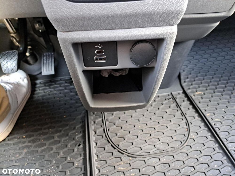 Volkswagen Transporter Furgon, 2,0TDI 150KM, 6-bieg.manualna, r.o :3500 mm - 29