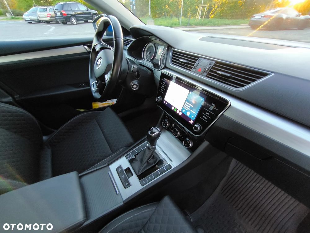Skoda Superb 2.0 TDI SCR Ambition DSG - 28