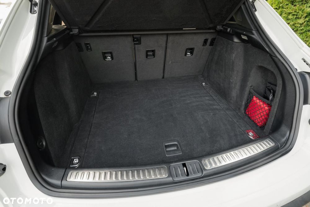 Porsche Macan T - 37