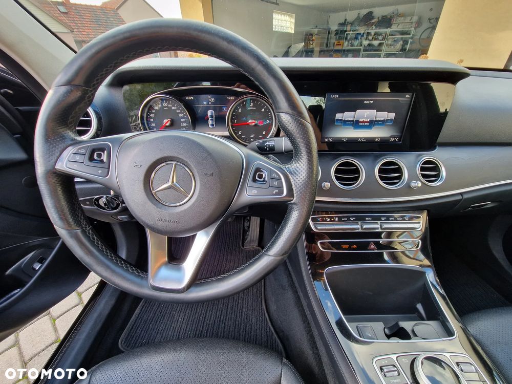 Mercedes-Benz Klasa E - 12