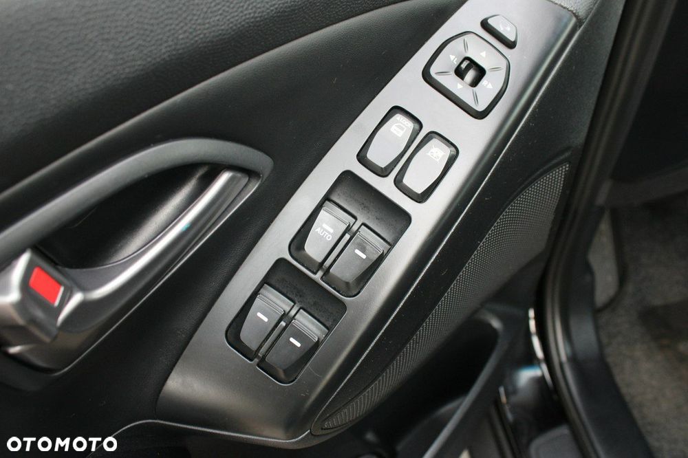 Hyundai ix35 1.6 2WD Fifa World Cup Edition - 25