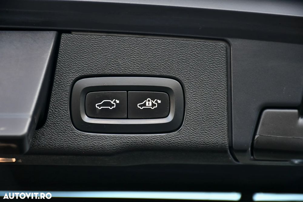 Volvo XC 60 D4 AWD R-Design - 13