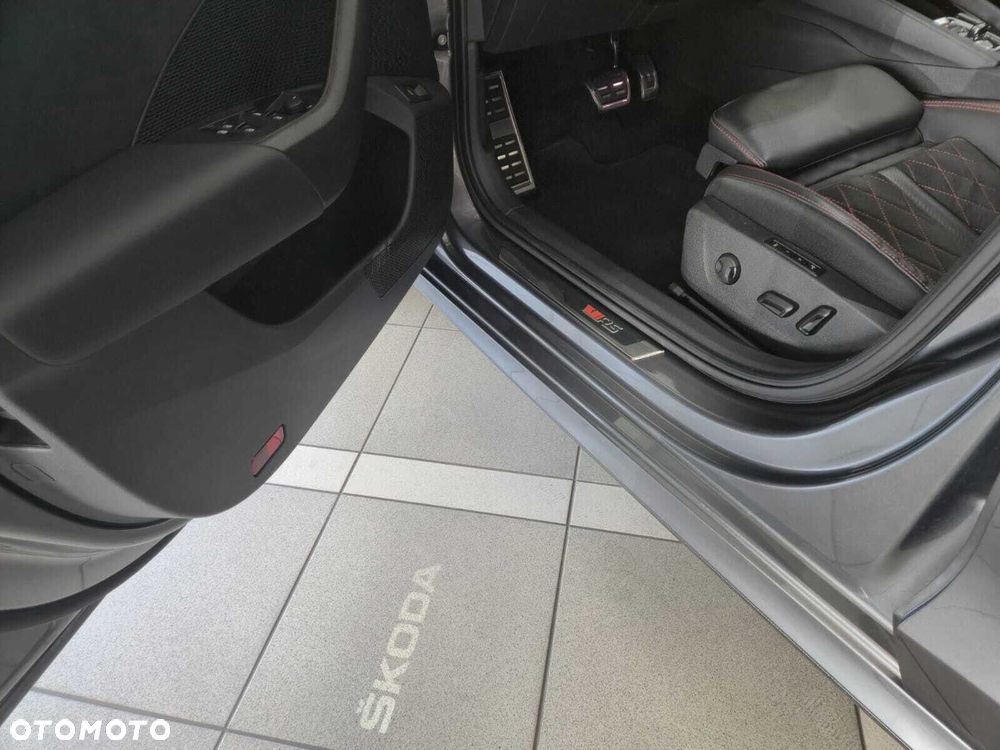 Skoda Octavia 2.0 TSI RS DSG - 19