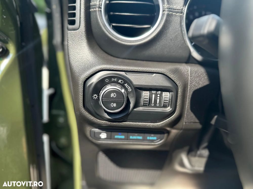 Jeep Wrangler 2.0 4xe AT8 PHEV Sahara - 34