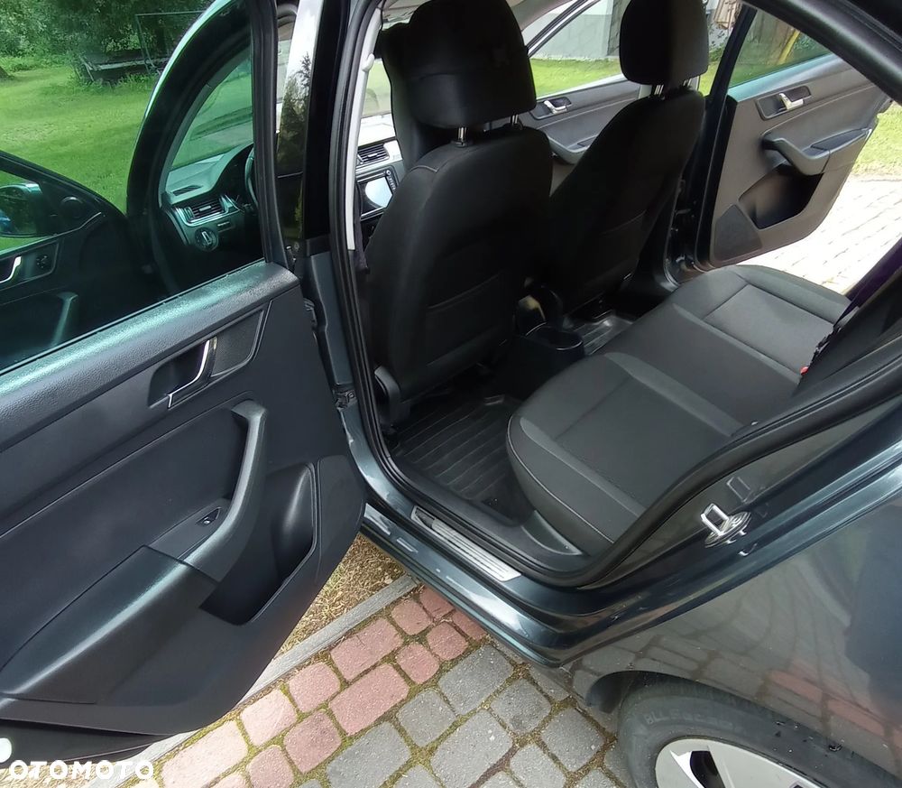 Skoda RAPID 1.2 Ambition - 10
