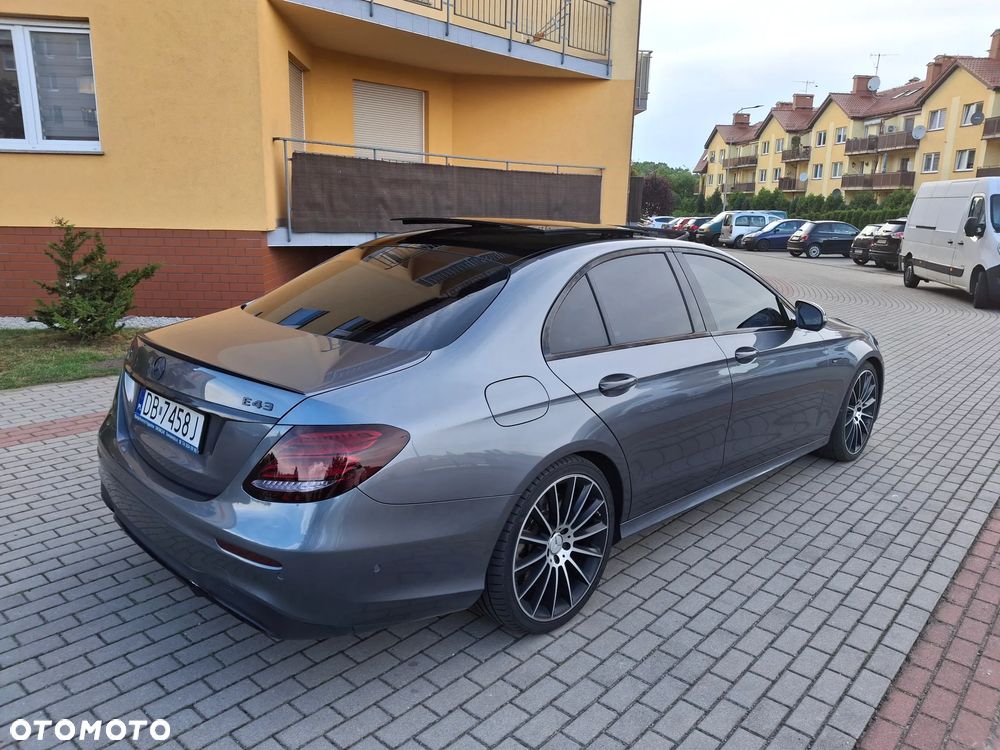 Mercedes-Benz Klasa E - 16