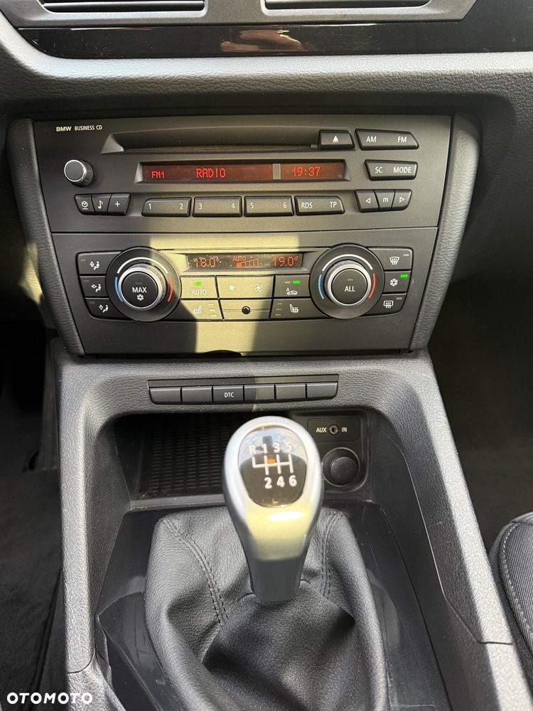 BMW X1 sDrive18i - 18