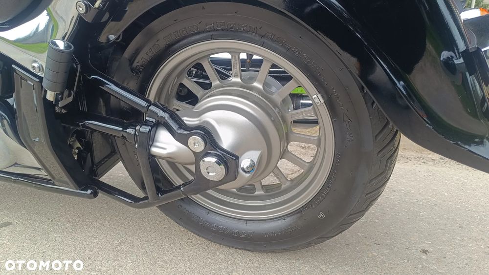 Suzuki Intruder - 10