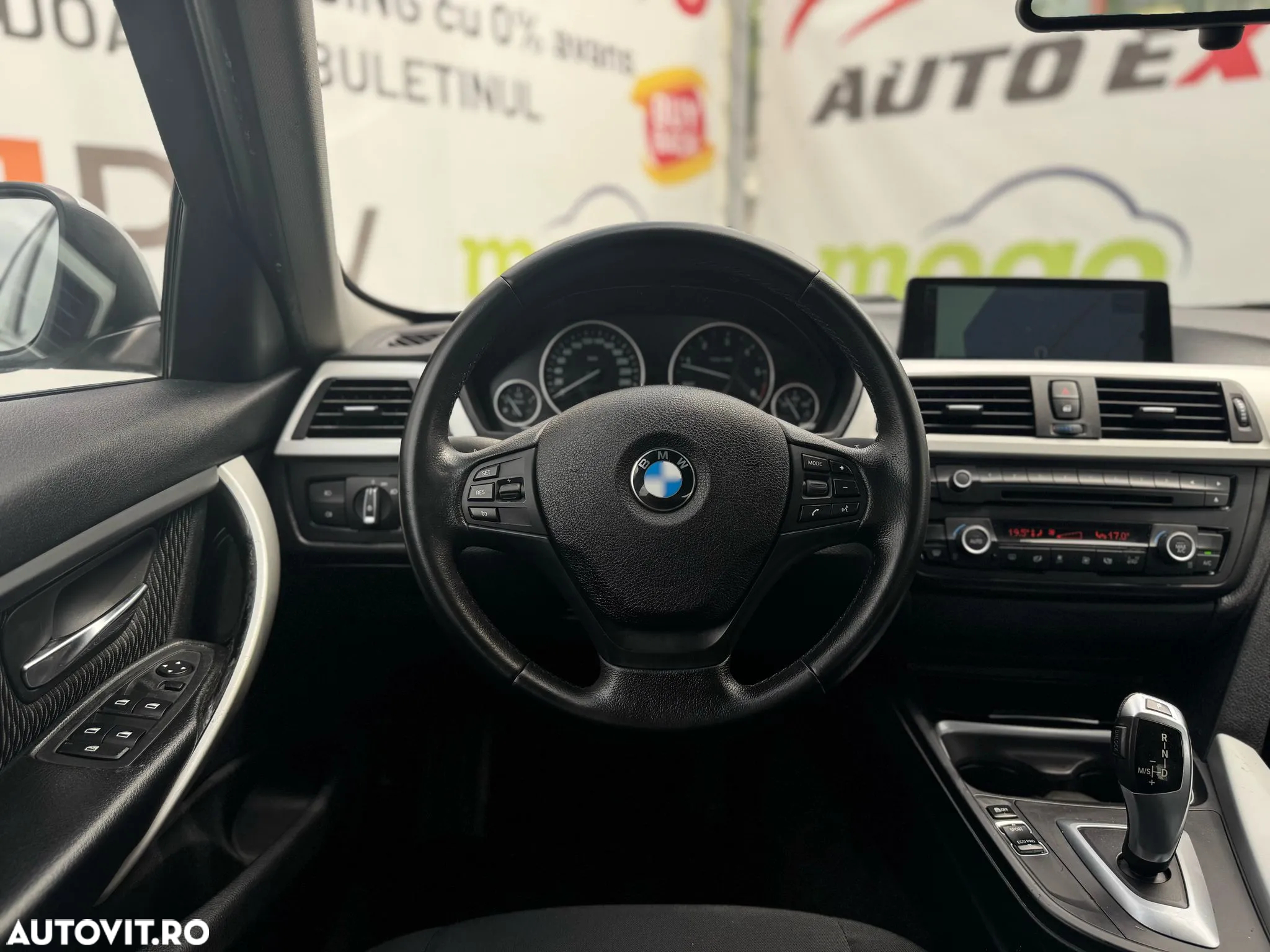 BMW Seria 3 318d Touring Aut. - 40