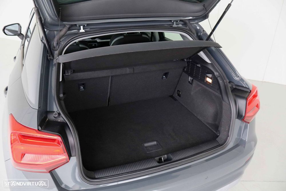 Audi Q2 1.6 TDI Design - 9