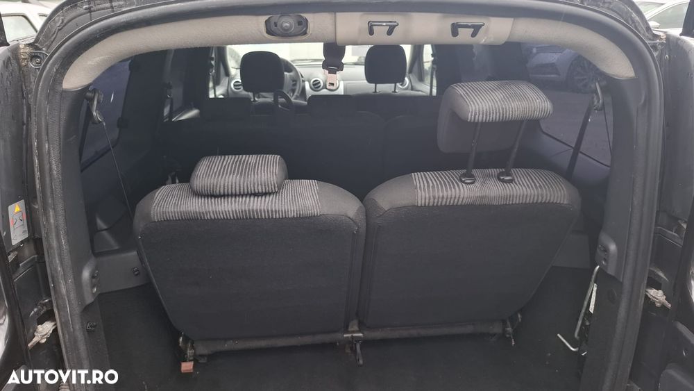 Dacia Logan 1.6 MPI Prestige - 8