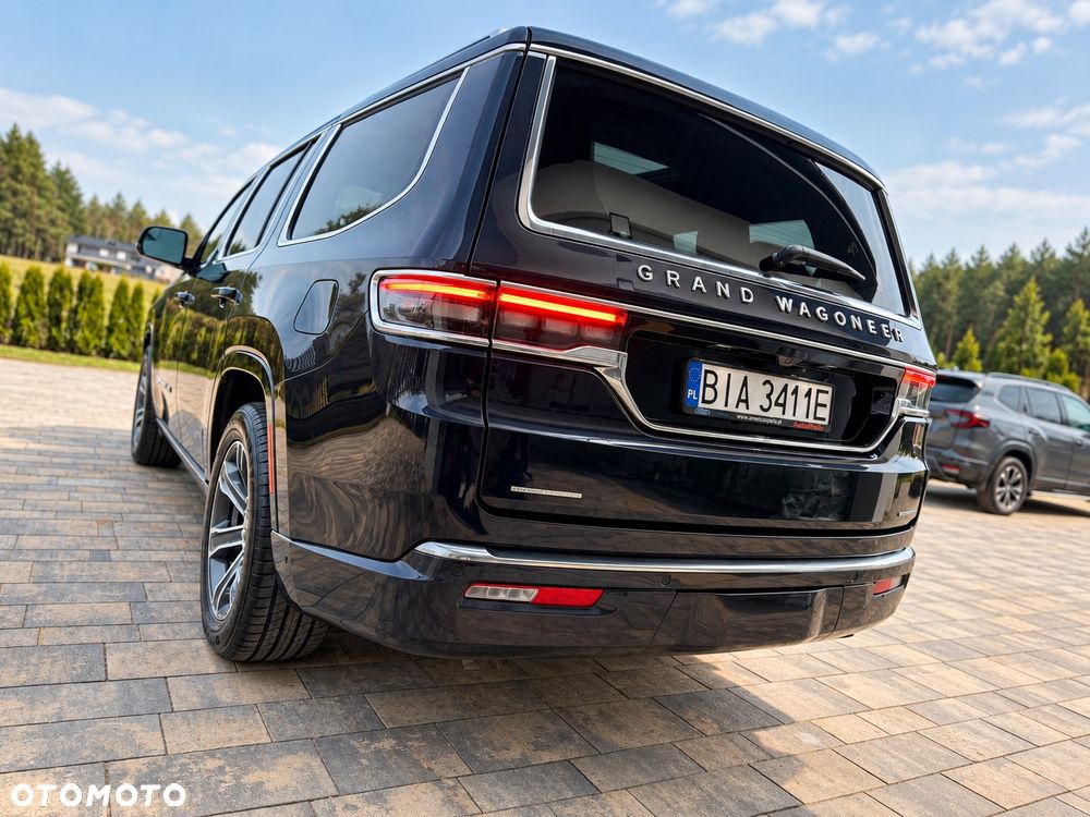 Jeep Grand Wagoneer - 18