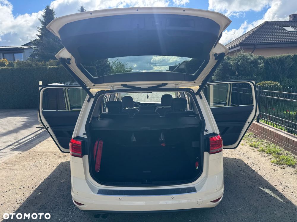 Volkswagen Touran 2.0 TDI SCR DSG Comfortline - 21