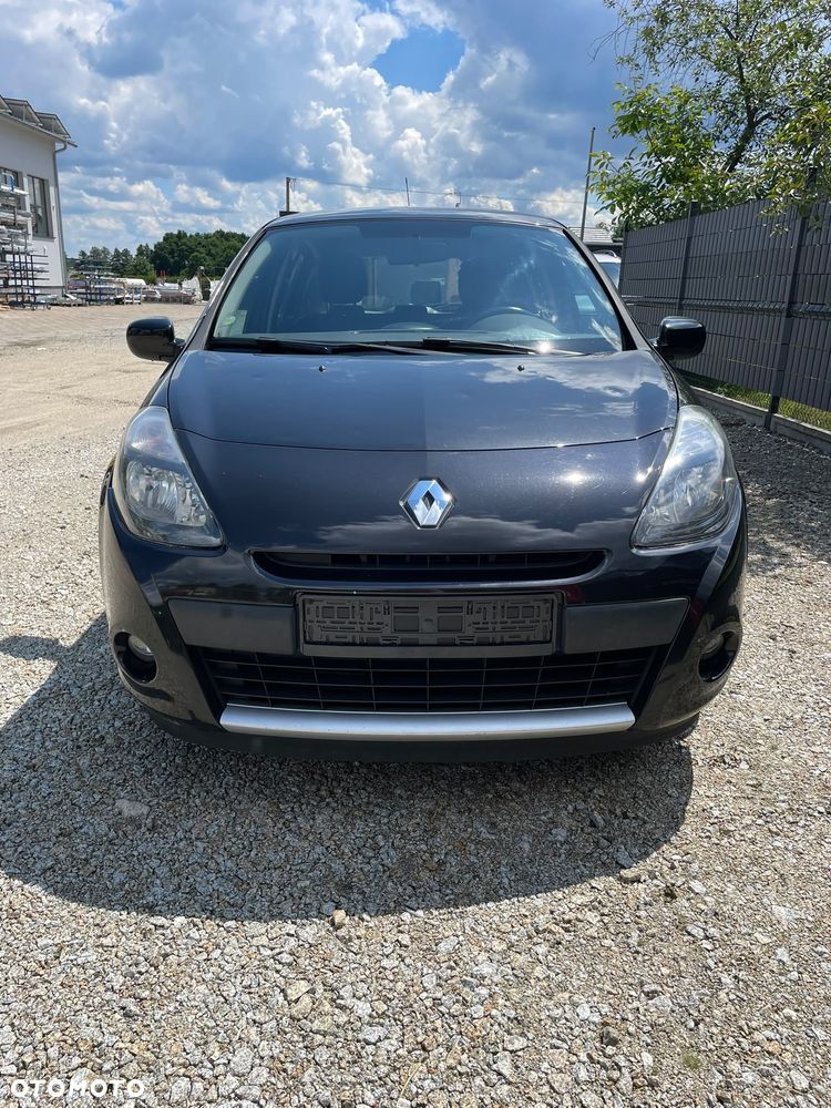 Renault Clio - 11