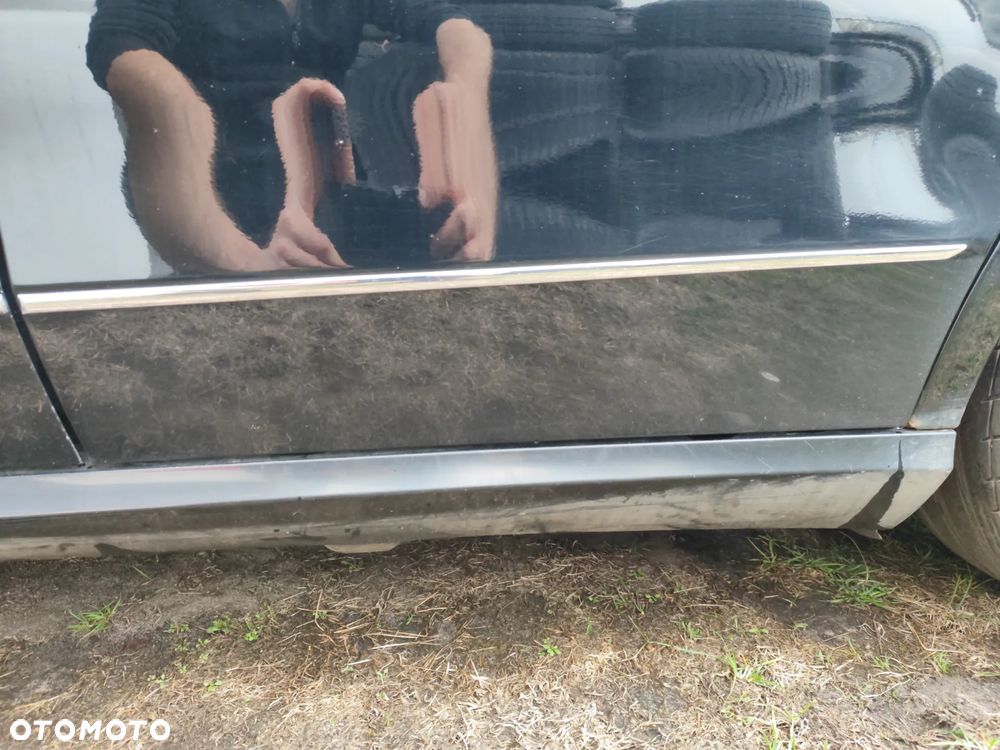 drzwi tył lewe / prawe kompletne (jak na aucie) CZARNE 040 do MERCEDES w212 09- e klasa KOMBI - 2