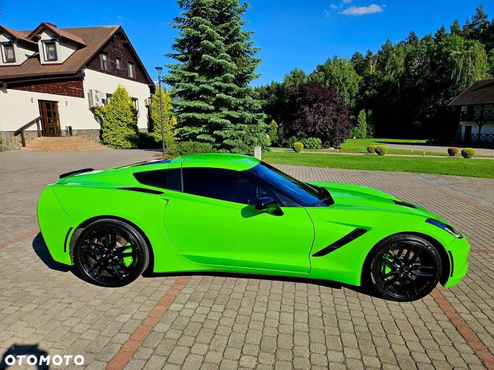 Chevrolet Corvette - 17