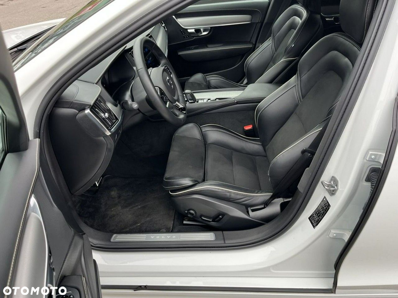 Volvo S90 B4 B R-Design - 10