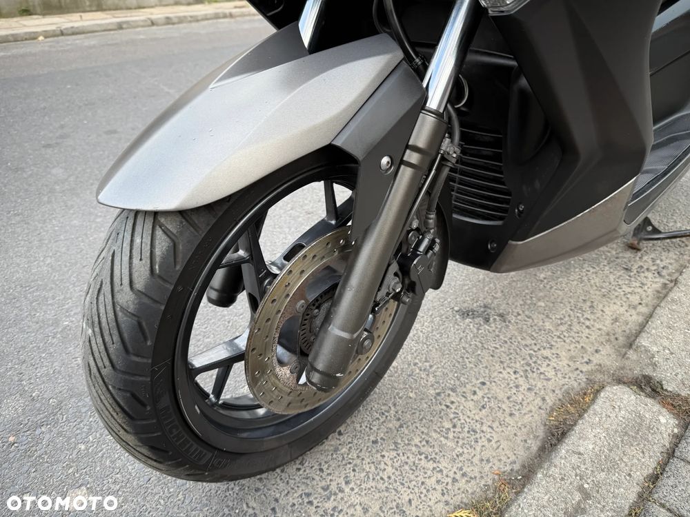 Yamaha X-max - 12