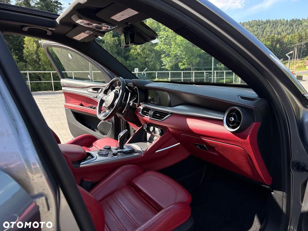 Alfa Romeo Stelvio 2.0 Turbo 16V AT8-Q4 Ti - 17