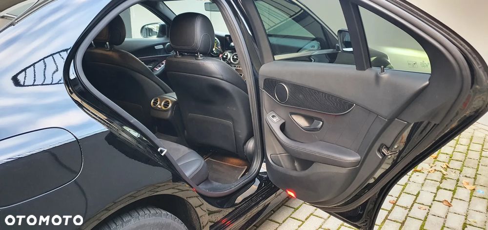Mercedes-Benz Klasa C 220 d 9G-TRONIC - 22