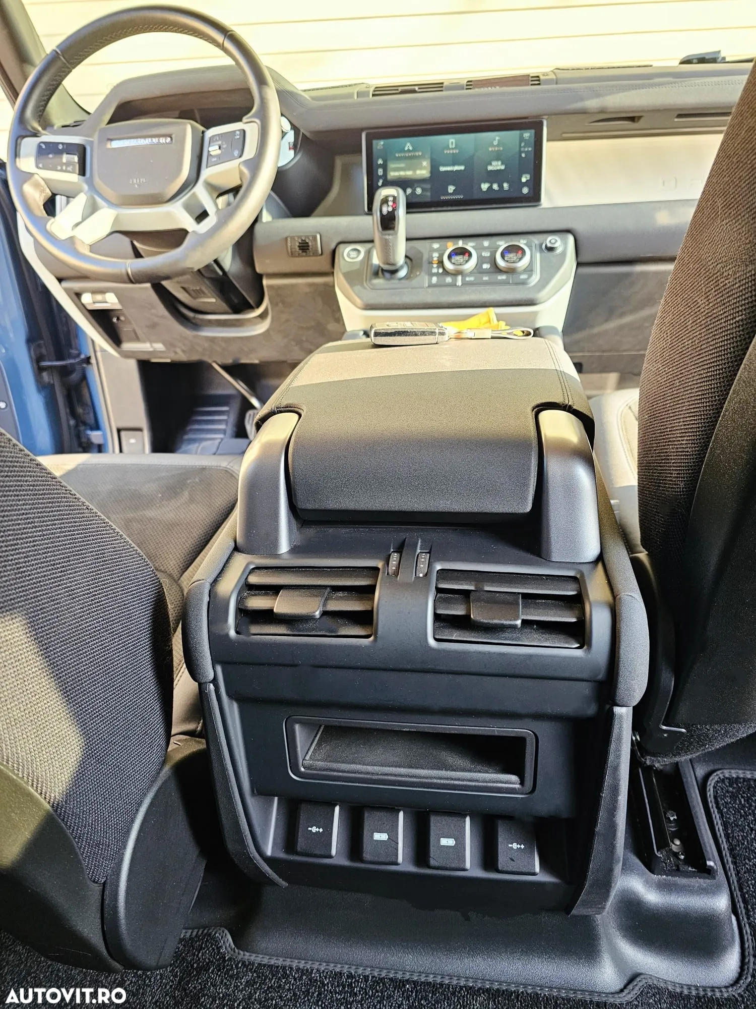 Land Rover Defender 110 2.0L D240 S - 20