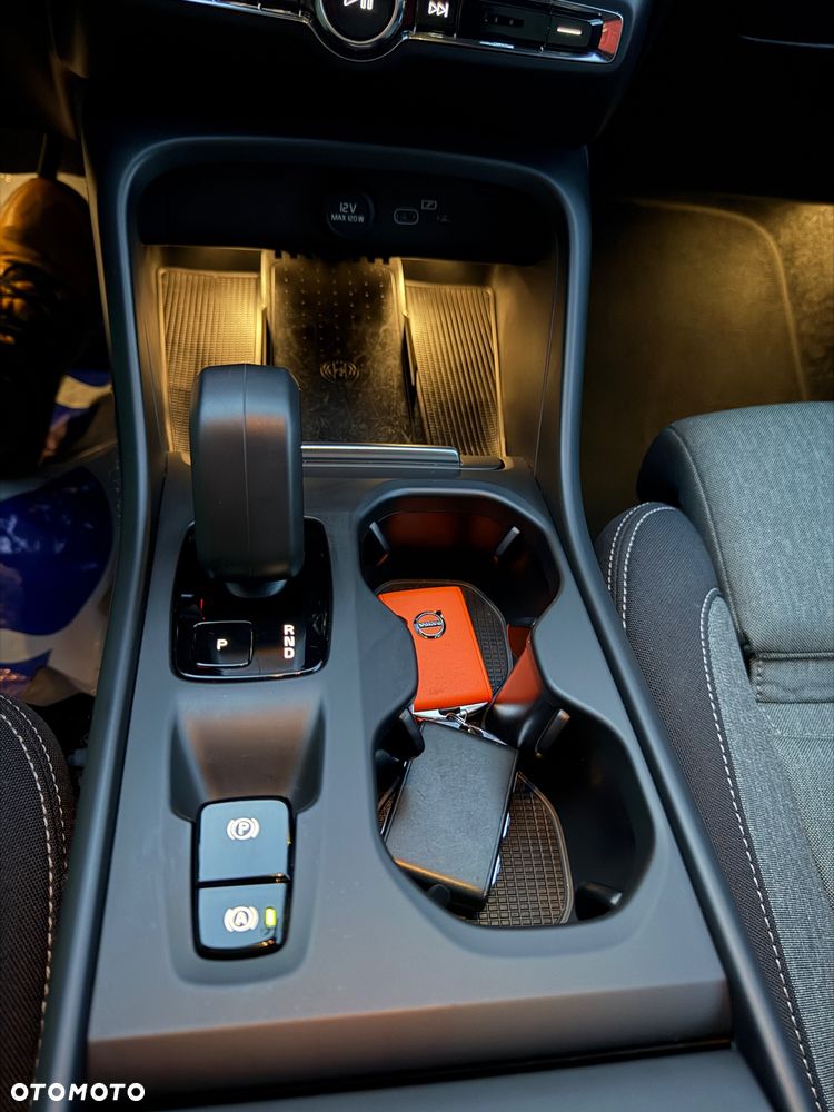 Volvo XC 40 B3 Plus Bright - 29