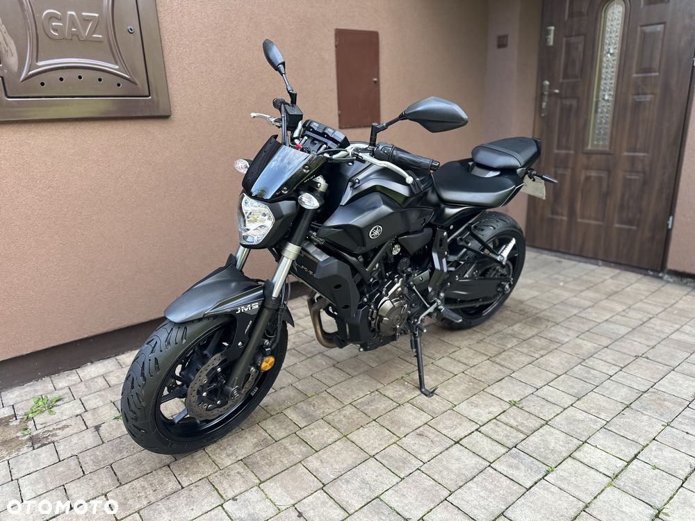 Yamaha MT - 27