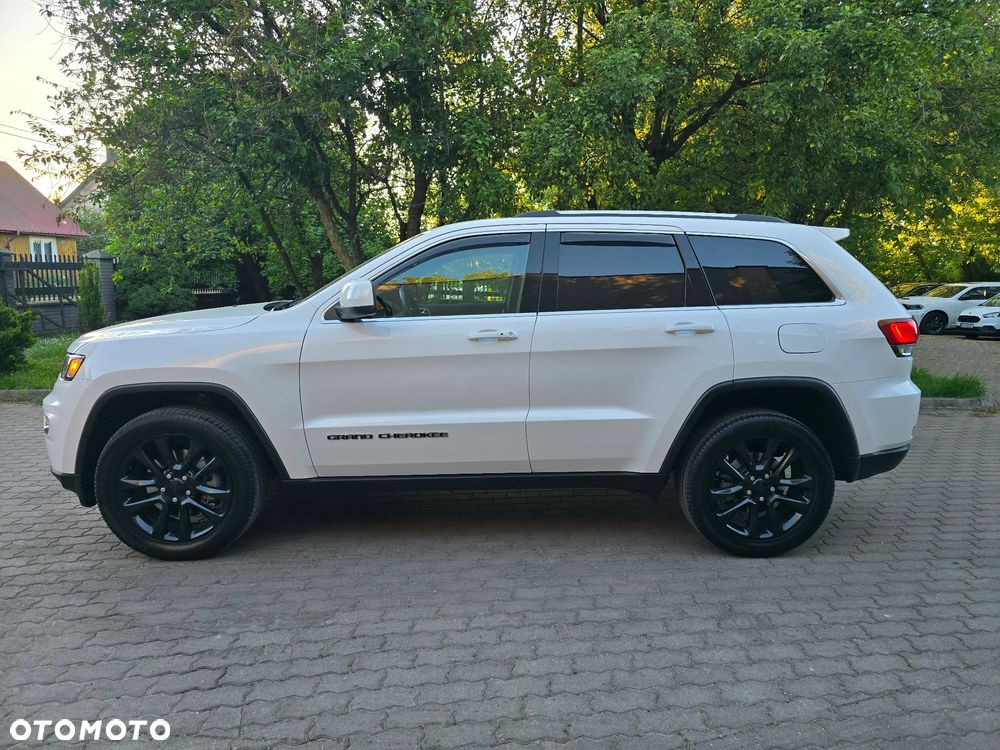 Jeep Grand Cherokee - 31