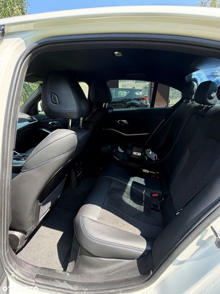 BMW Seria 3 318i M Sport - 18