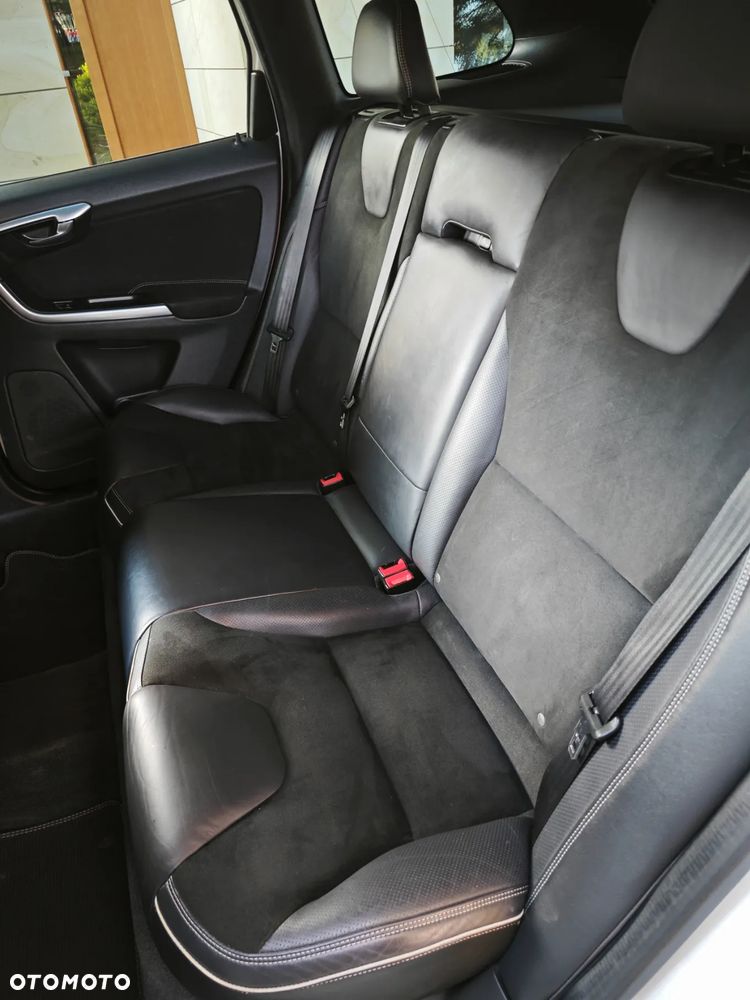 Volvo XC 60 D4 SCR R-Design - 15