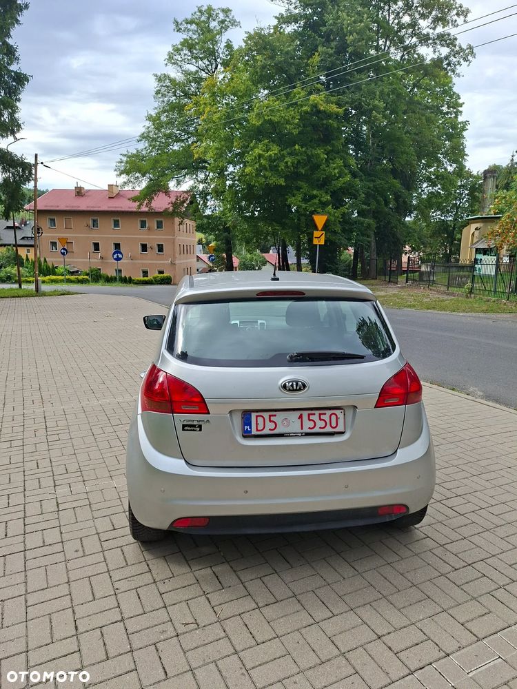 Kia Venga - 5