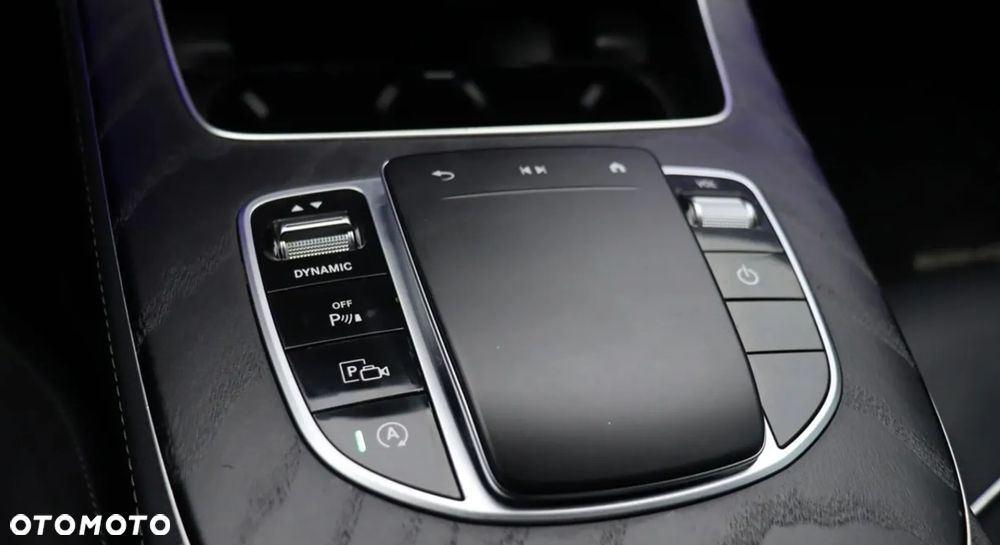 Mercedes-Benz Klasa E 220 d 4Matic 9G-TRONIC AMG Line - 17