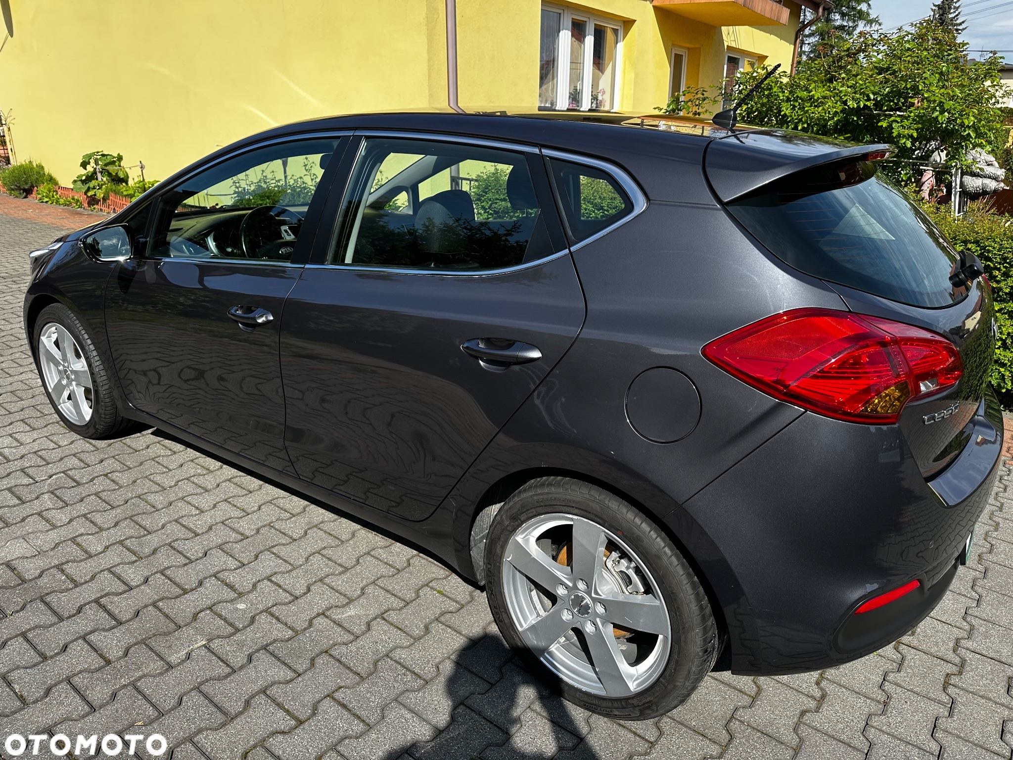Kia Ceed - 9
