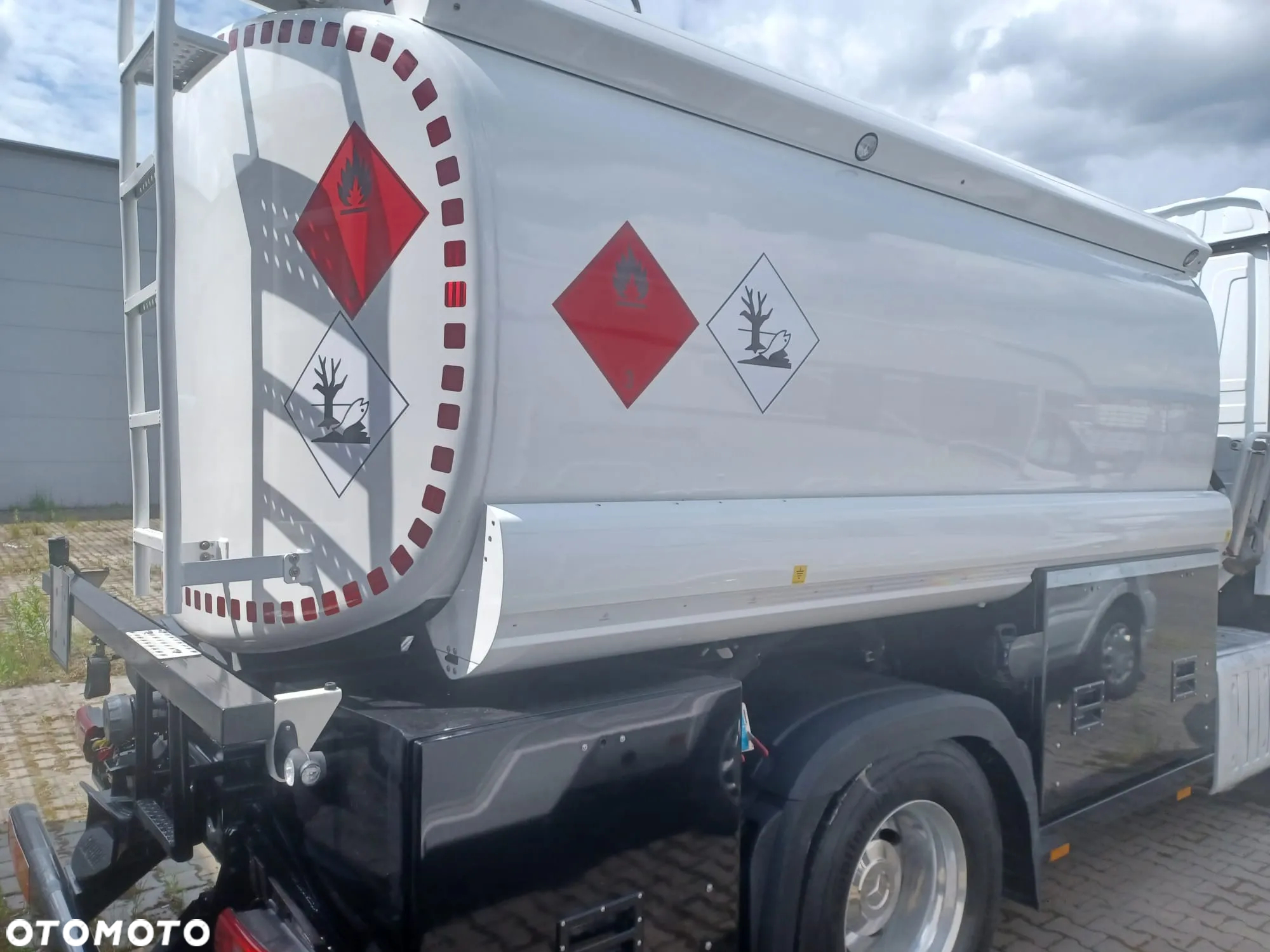 Mercedes-Benz ACTROS - 25