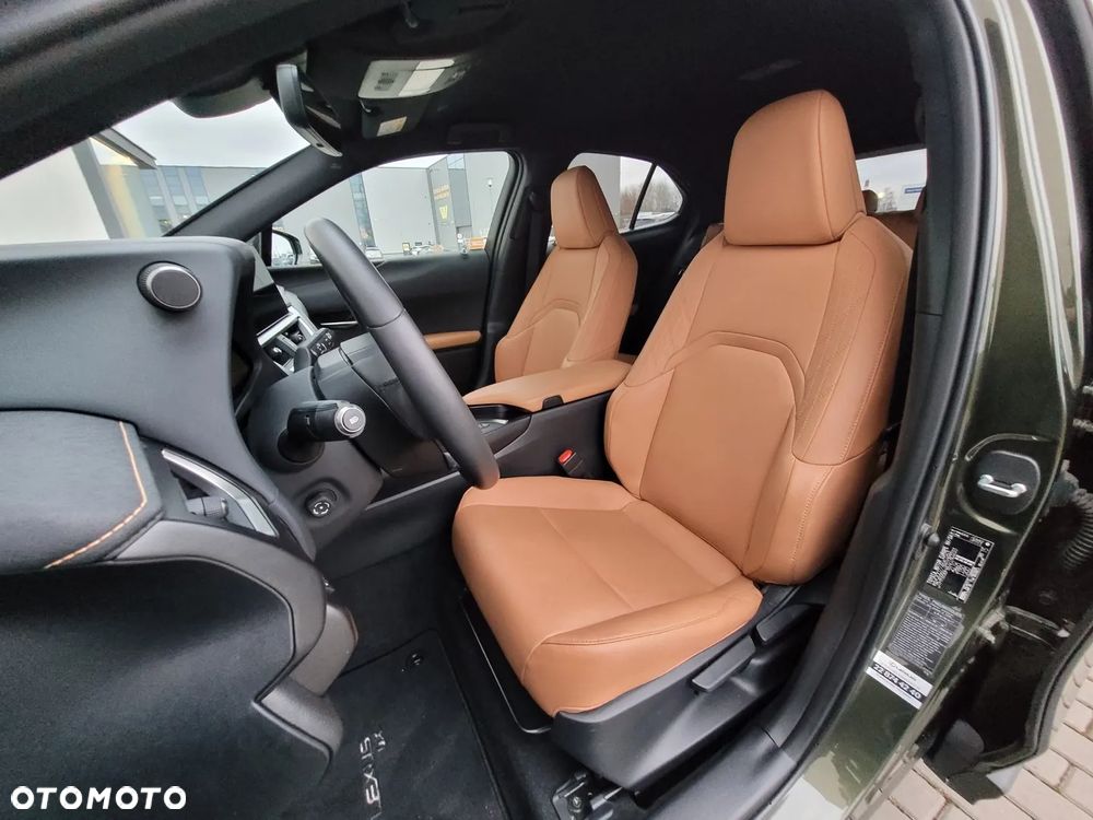 Lexus UX - 11