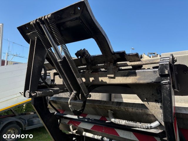 Nissan NT400 Cabstar 3,5t - 12